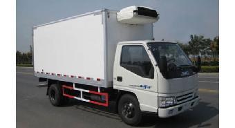 江淮格爾發(fā)小三軸冷藏車 冷鏈物流的高效解決方案